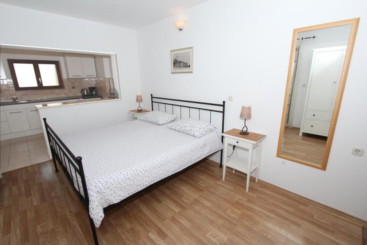 Apartments Mirela Rovinj Exterior photo