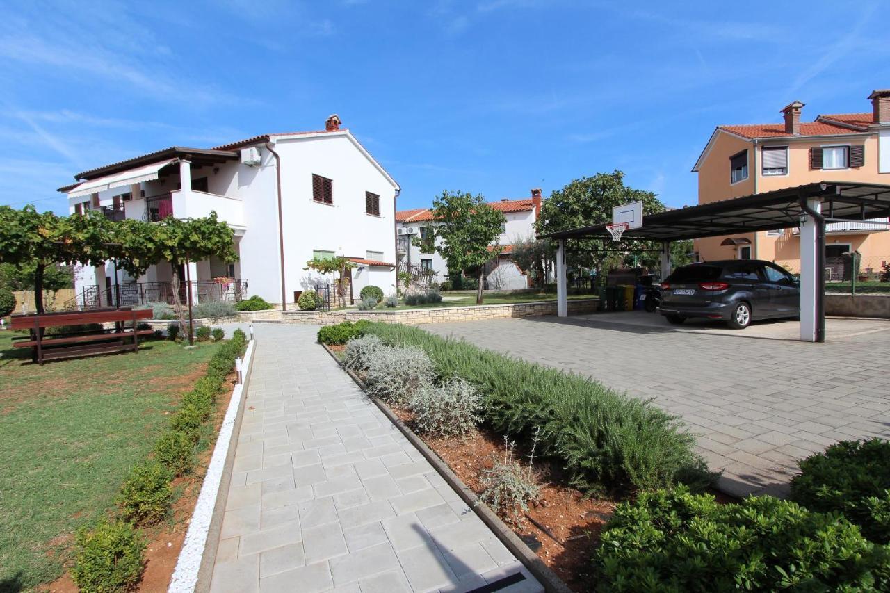 Apartments Mirela Rovinj Exterior photo